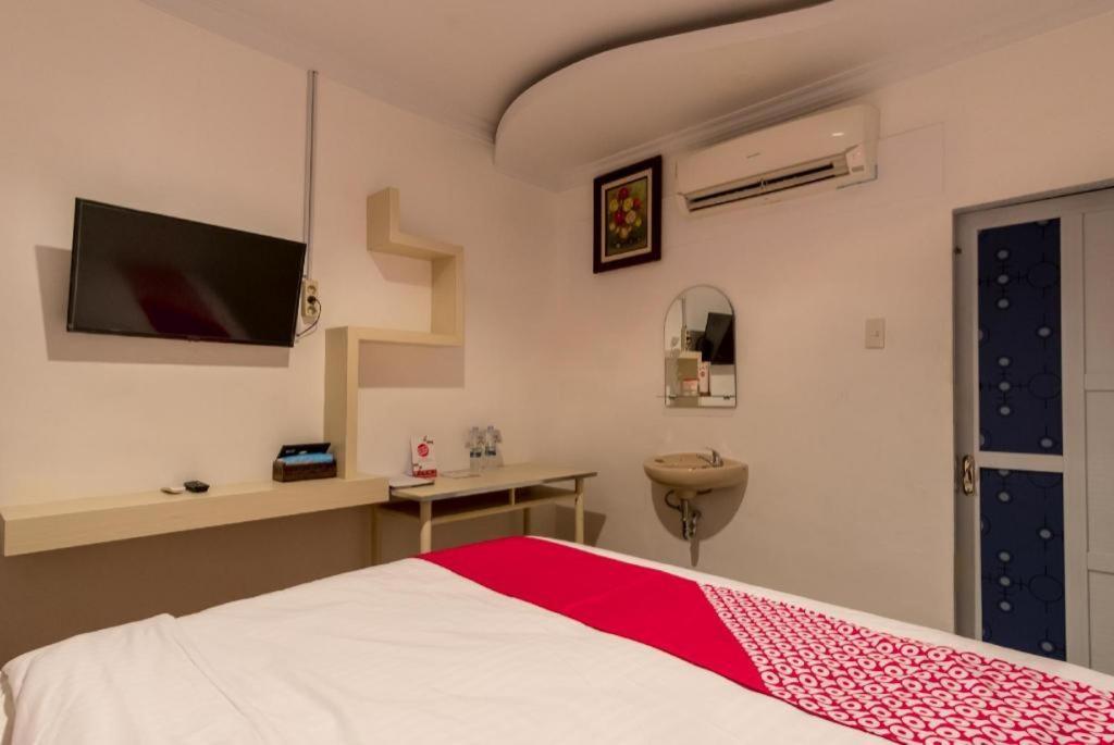 Oyo 619 Naufal Guest House Syariah Medan Exterior photo
