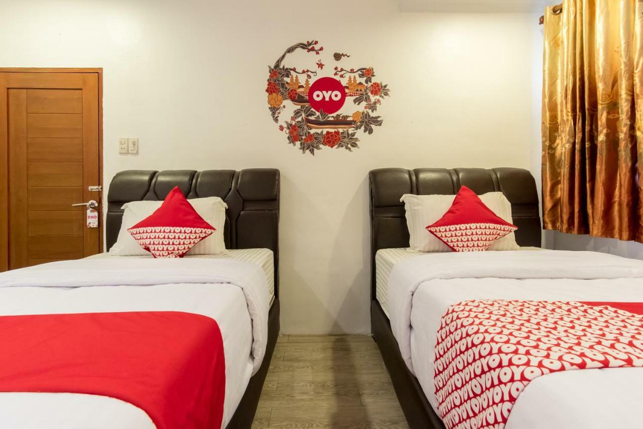 Oyo 619 Naufal Guest House Syariah Medan Exterior photo