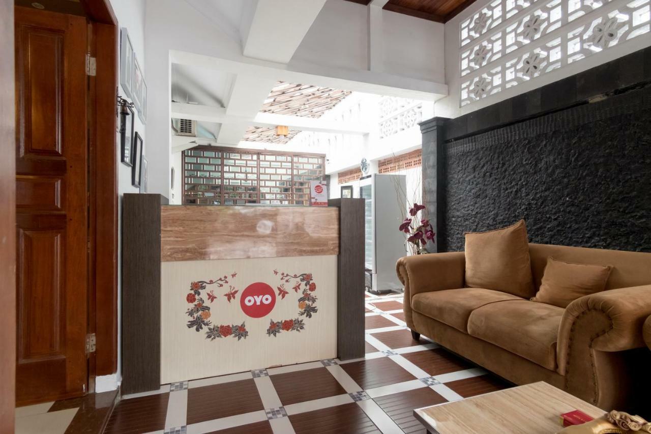 Oyo 619 Naufal Guest House Syariah Medan Exterior photo